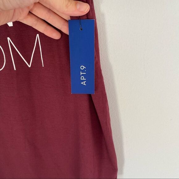 Apt. 9 Women’s Sleeveless Crew Neck Burgundy Printed Tee - Picture 3 of 4